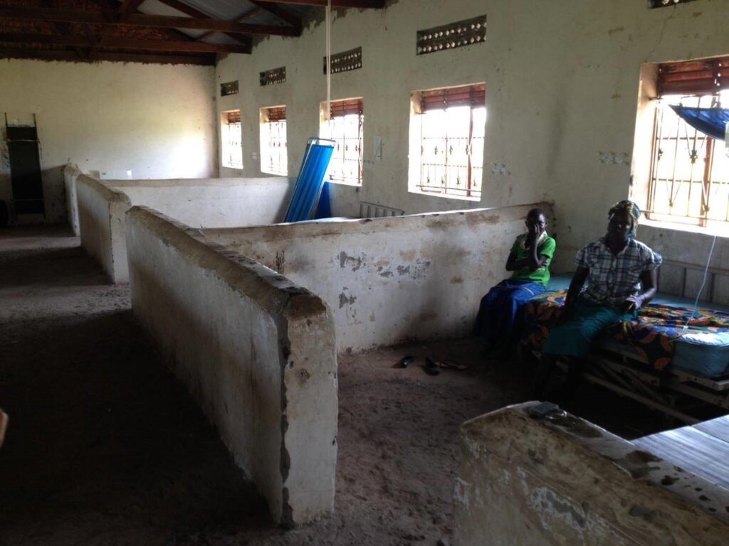 Original grass-covered medical enclosure in Liwolo, South Sudan